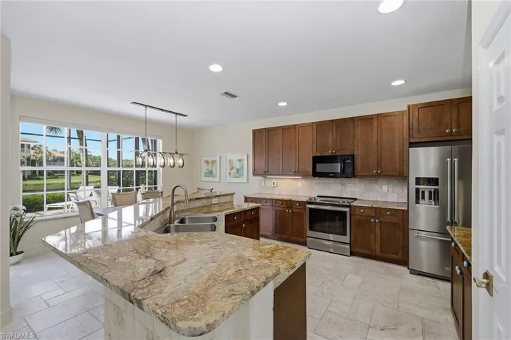 2292  Island Cove  CIR, Naples, FL 34109