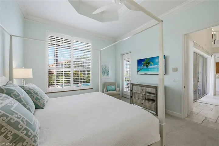 2292  Island Cove  CIR, Naples, FL 34109
