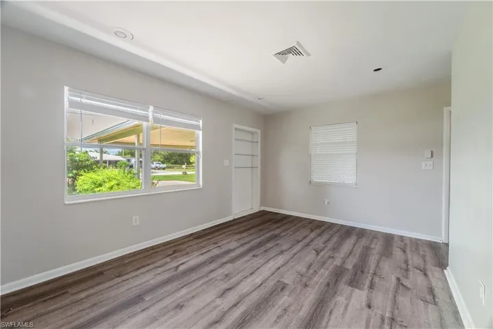 900 Grant Ln, Lehigh Acres Fl 33936