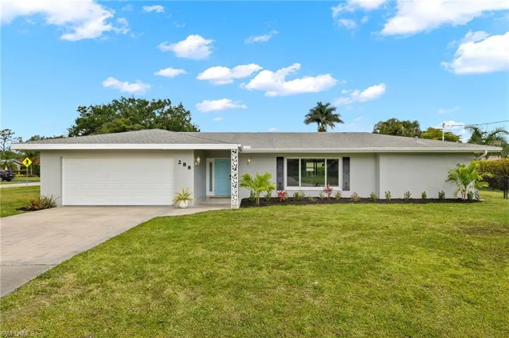 288  Cypress W WAY, Naples, FL 34110