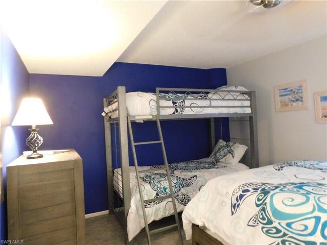 Guest bedroom with bunk beds