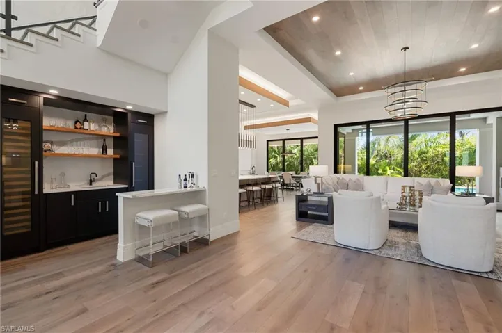 3540 Crayton Rd, Naples, Florida 34103