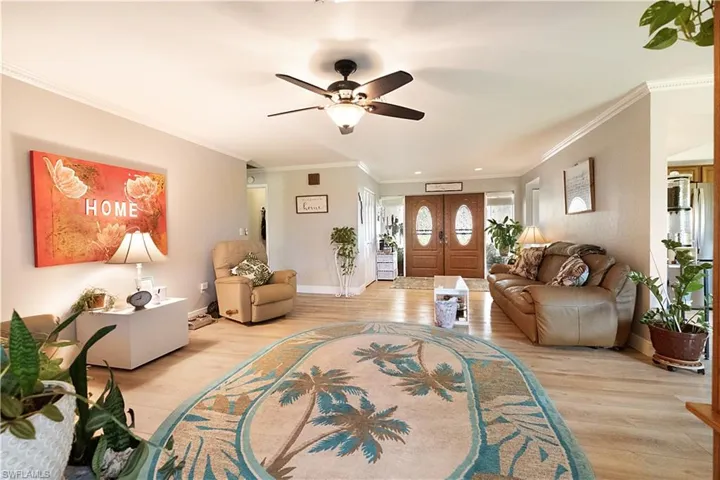 104 Brittany Ct, Naples, Florida 34112