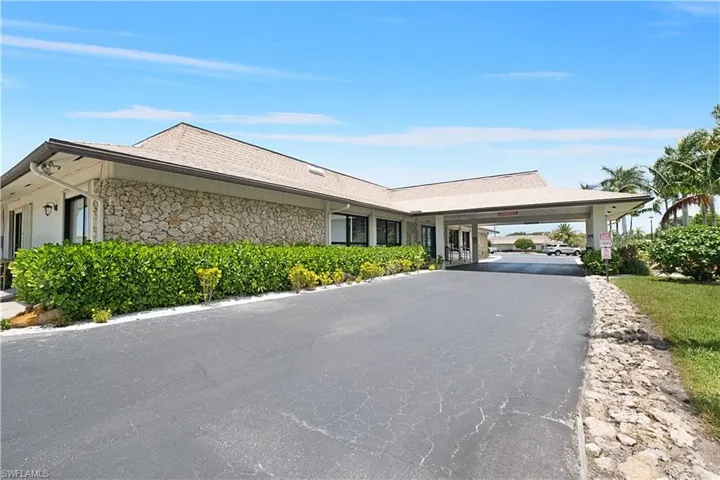 104 Brittany Ct, Naples, Florida 34112