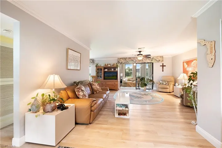 104 Brittany Ct, Naples, Florida 34112