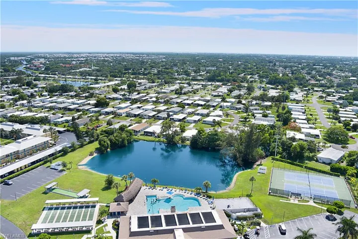 104 Brittany Ct, Naples, Florida 34112