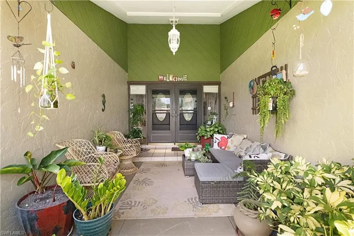 104 Brittany Ct, Naples, Florida 34112