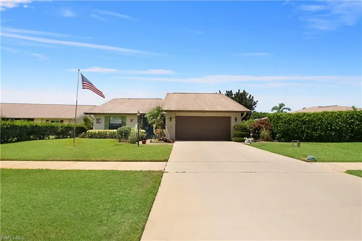 104 Brittany Ct, Naples, Florida 34112