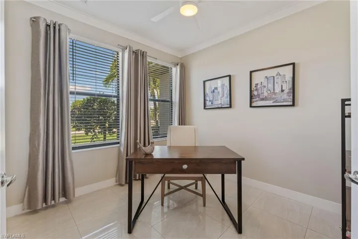 Home office / Flex room