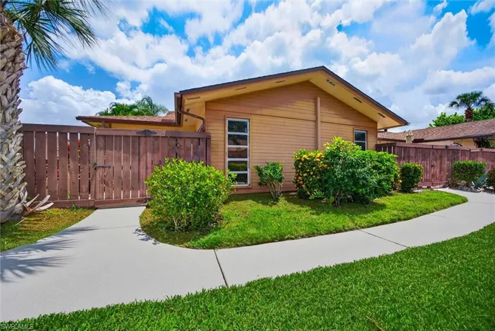 6315 Royal Woods Dr, Fort Myers, Florida 33908
