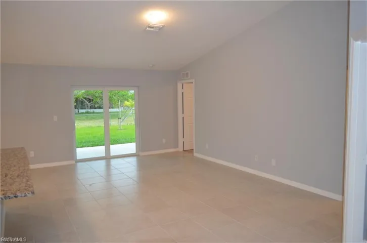 1127 Ne 10th St, Cape Coral, Florida 33909