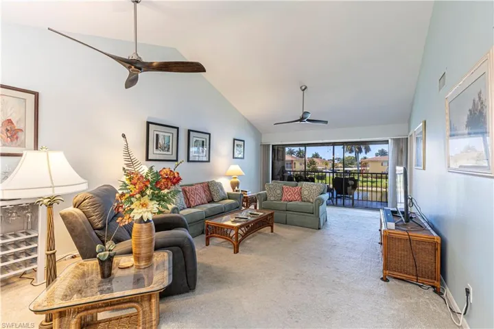 4410 Chantelle Dr H-205, Naples, Florida 34112