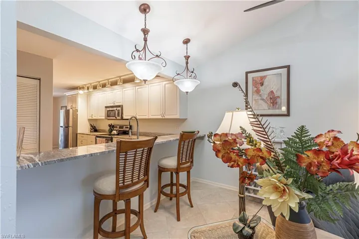 4410 Chantelle Dr H-205, Naples, Florida 34112