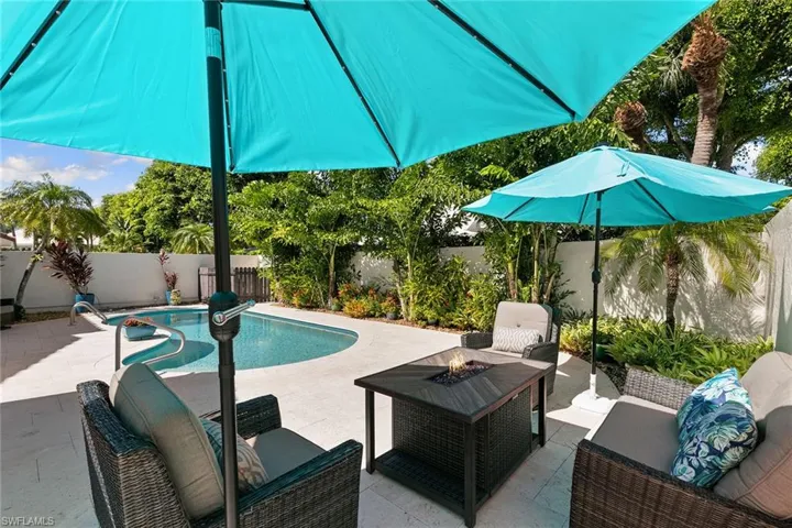 805 Sand Pointe Dr 4, Naples, Florida 34108