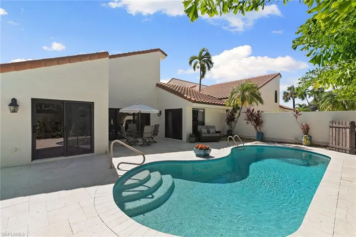 805 Sand Pointe Dr 4, Naples, Florida 34108