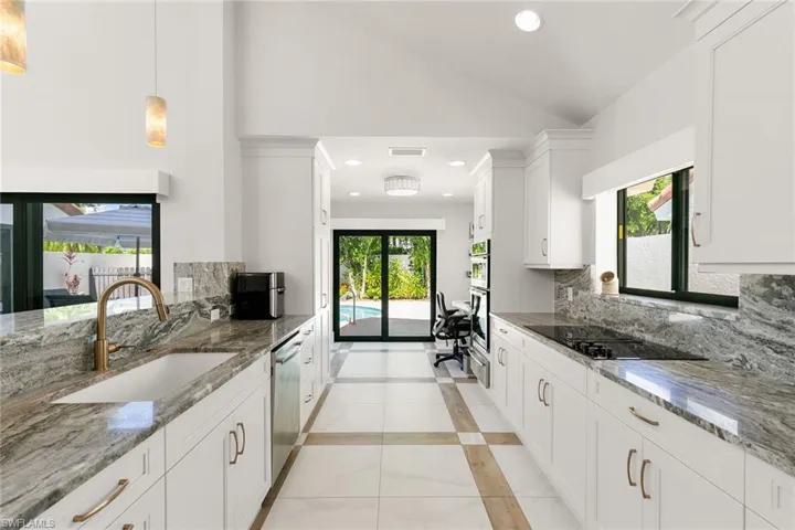 805 Sand Pointe Dr 4, Naples, Florida 34108