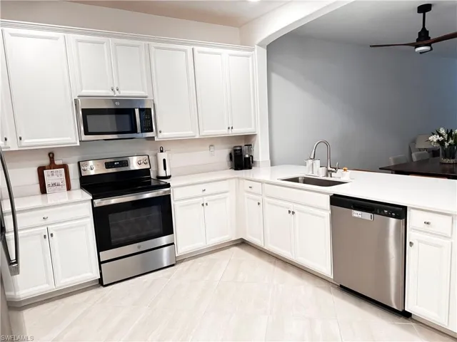 2084 Wellington St, Naples, Florida 34120