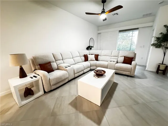 2084 Wellington St, Naples, Florida 34120