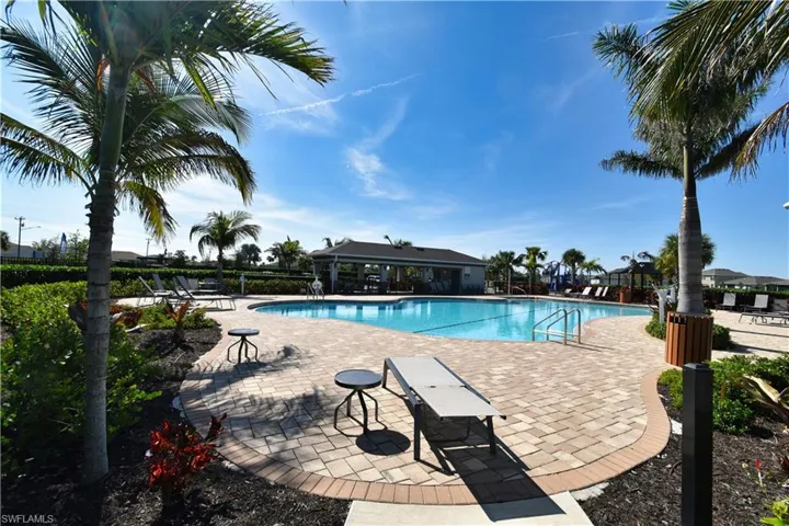 304  Spring Hill Lake  LOOP, Cape Coral, FL 33993