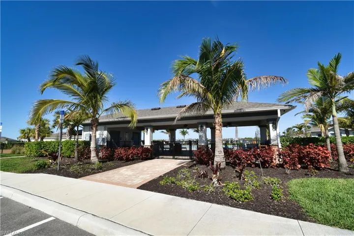 304  Spring Hill Lake  LOOP, Cape Coral, FL 33993