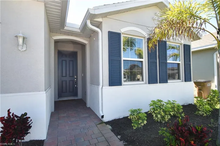 304  Spring Hill Lake  LOOP, Cape Coral, FL 33993