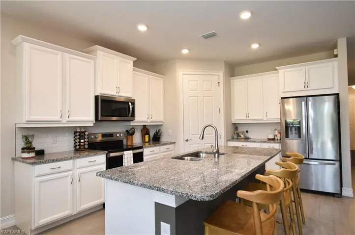304  Spring Hill Lake  LOOP, Cape Coral, FL 33993