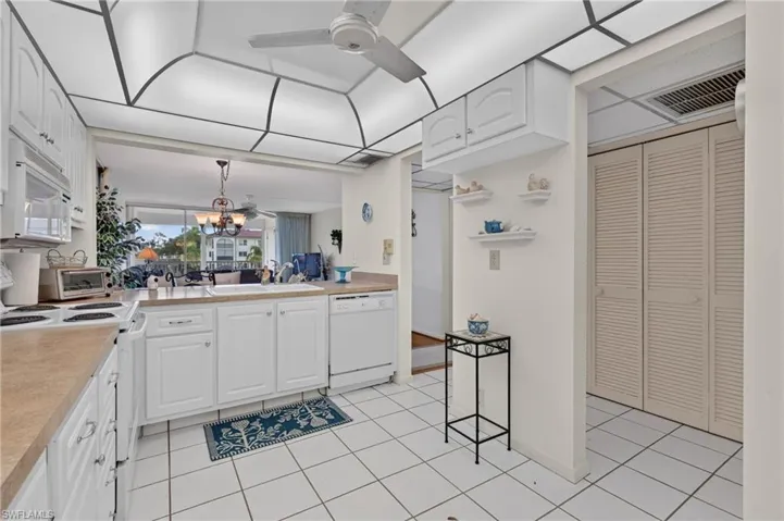 1087 Forest Lakes Dr 201, Naples, Florida 34105
