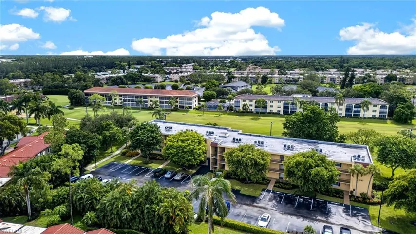 1087 Forest Lakes Dr 201, Naples, Florida 34105