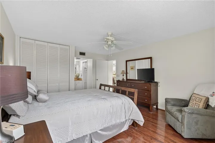 1087 Forest Lakes Dr 201, Naples, Florida 34105