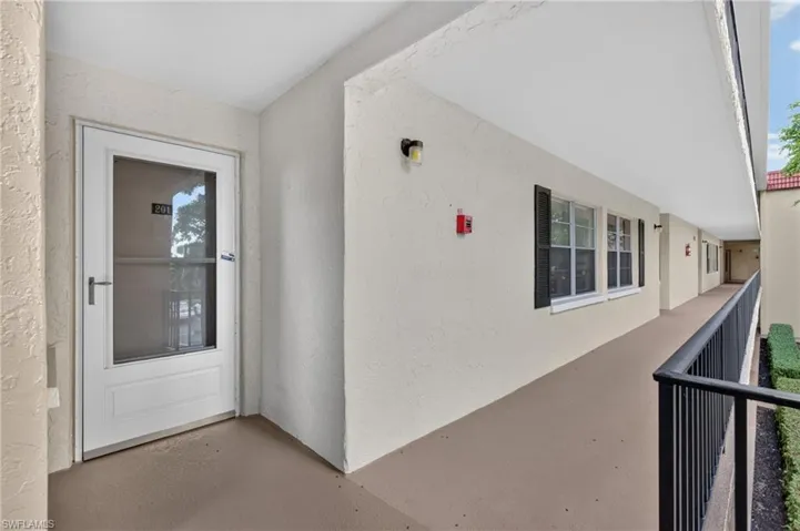 1087 Forest Lakes Dr 201, Naples, Florida 34105