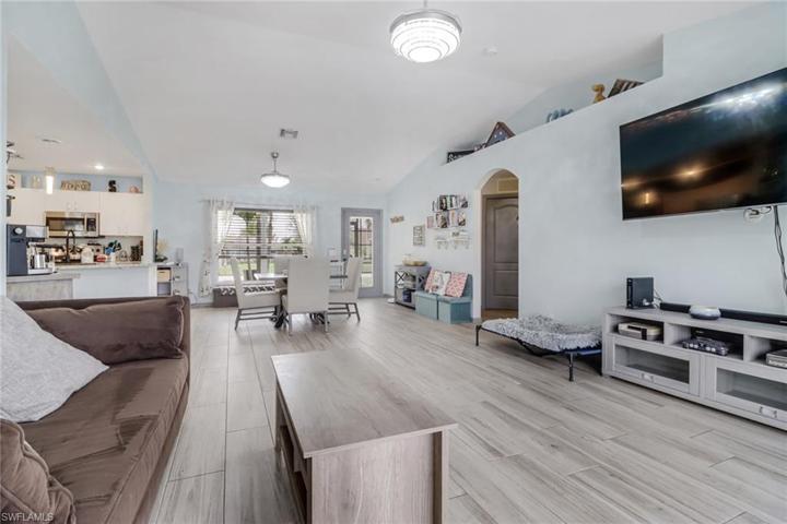 2517 SW 11th PL, CAPE CORAL FL 33914
