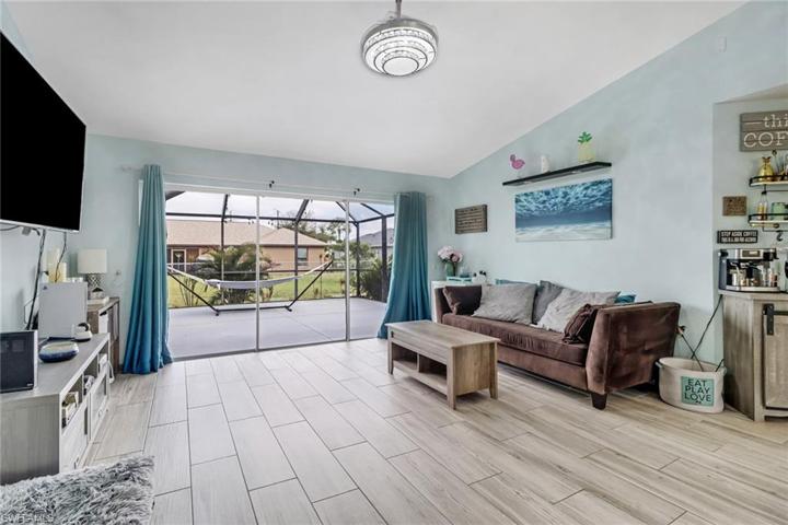 2517 SW 11th PL, CAPE CORAL FL 33914