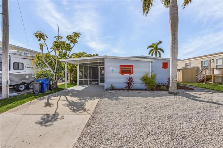 3085  York  RD, St. James City, FL 33956