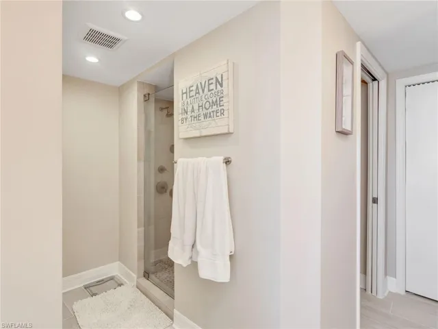 4001  Gulf Shore N BLVD, Naples, FL 34103
