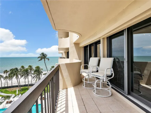 4001  Gulf Shore N BLVD, Naples, FL 34103