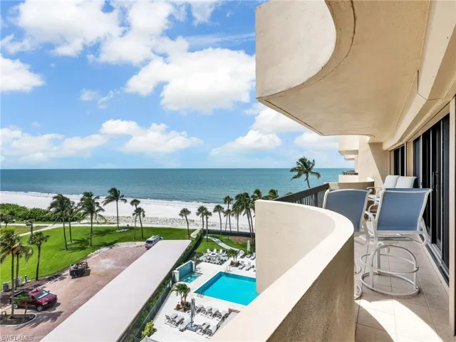 4001  Gulf Shore N BLVD, Naples, FL 34103