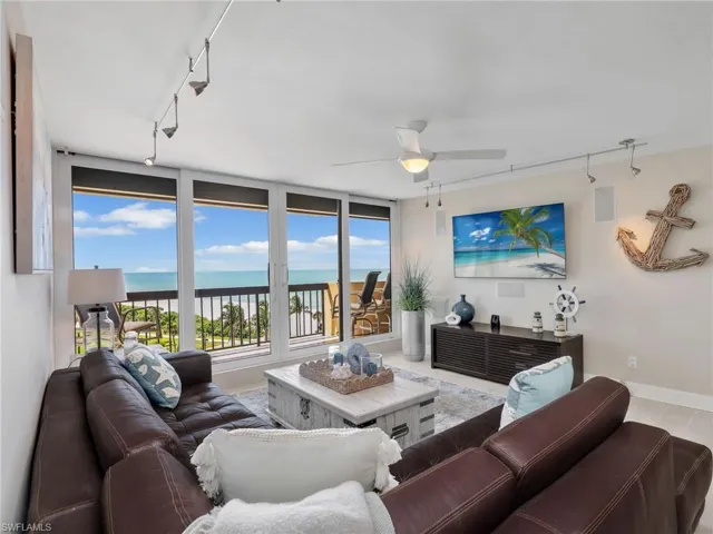 4001  Gulf Shore N BLVD, Naples, FL 34103