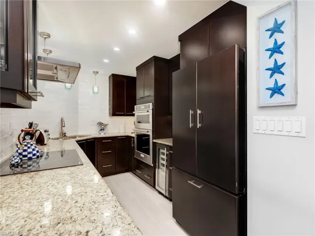 4001  Gulf Shore N BLVD, Naples, FL 34103