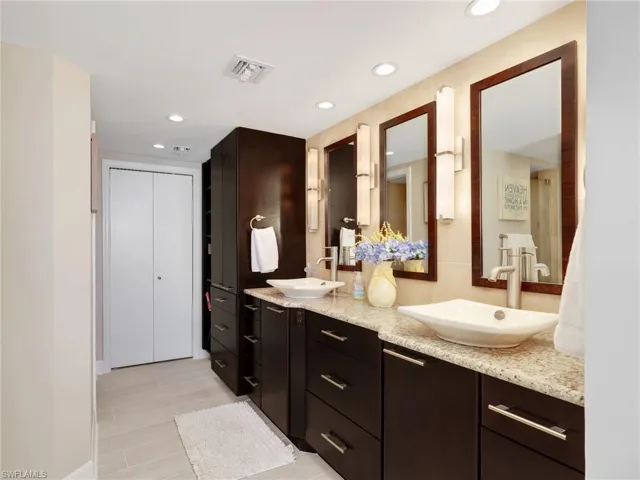 4001  Gulf Shore N BLVD, Naples, FL 34103
