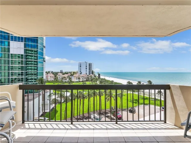 4001  Gulf Shore N BLVD, Naples, FL 34103