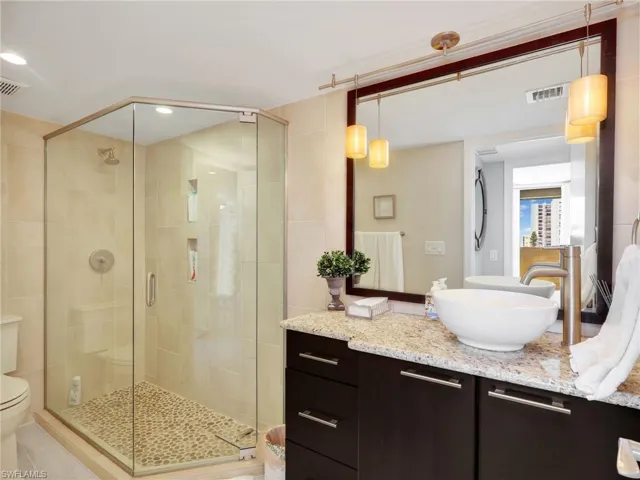 4001  Gulf Shore N BLVD, Naples, FL 34103