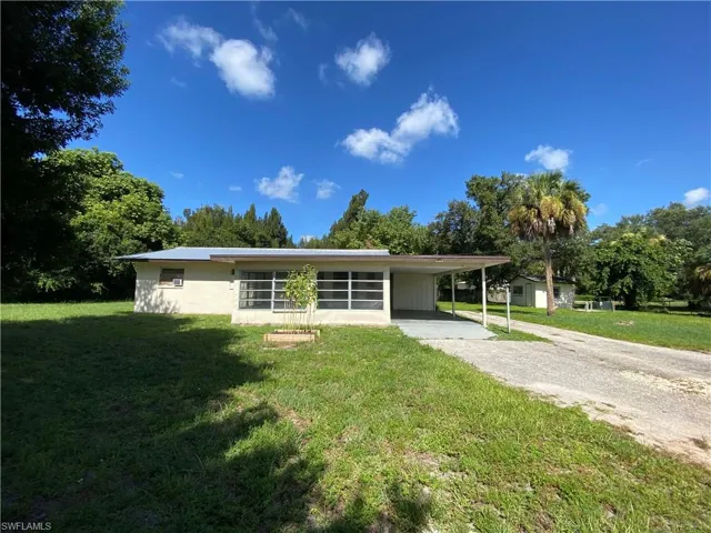 7906 Suncoast Dr, North Fort Myers, Florida 33917