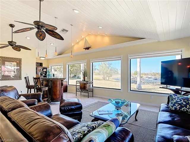 1090 River Run, LaBelle, FL 33935