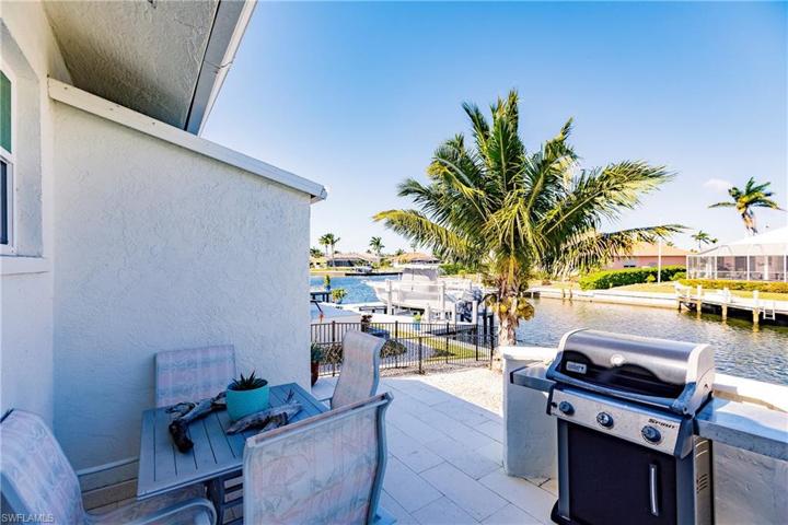 Outdoor Kitchen