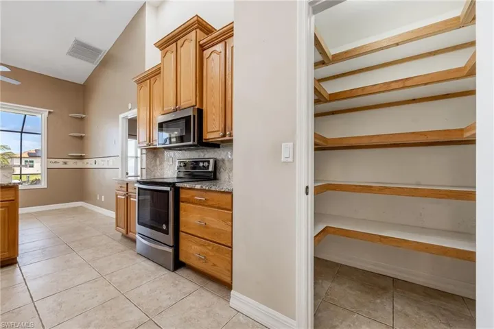 3437 Nw 18th Ter, Cape Coral, Florida 33993
