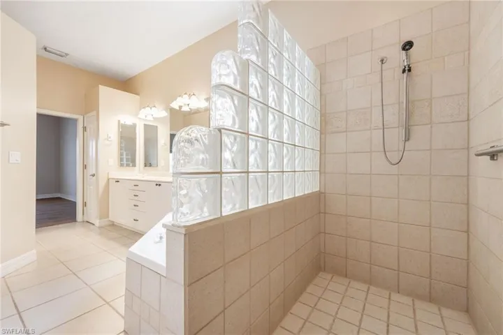 3437 Nw 18th Ter, Cape Coral, Florida 33993