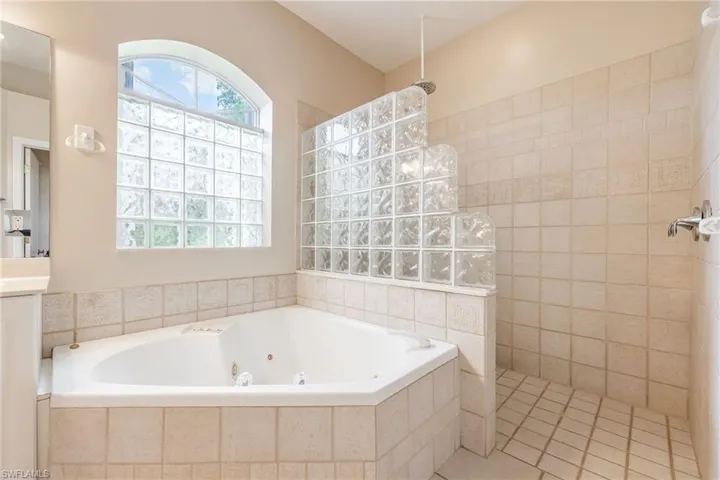 3437 Nw 18th Ter, Cape Coral, Florida 33993