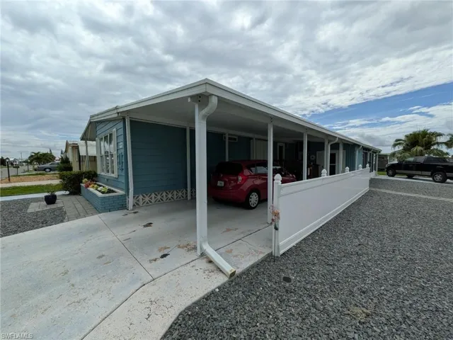 9033 Flamingo Cir, North Fort Myers, Florida 33903
