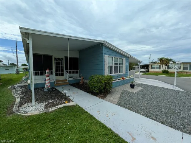 9033 Flamingo Cir, North Fort Myers, Florida 33903