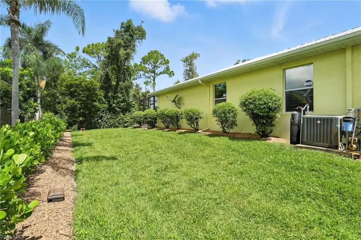 18240  Phlox  DR, Fort Myers, FL 33967